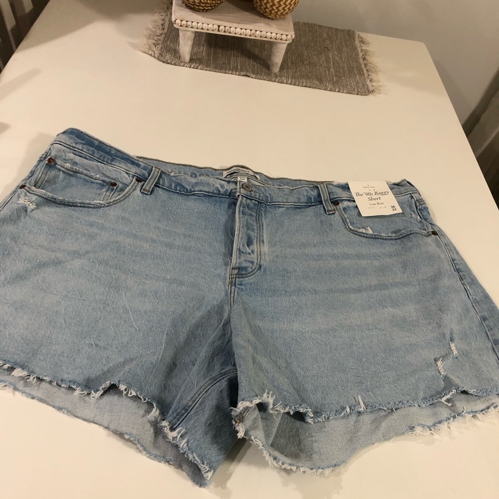 NWT Abercrombie & Fitch Low Rise The 90s Baggy Shorts